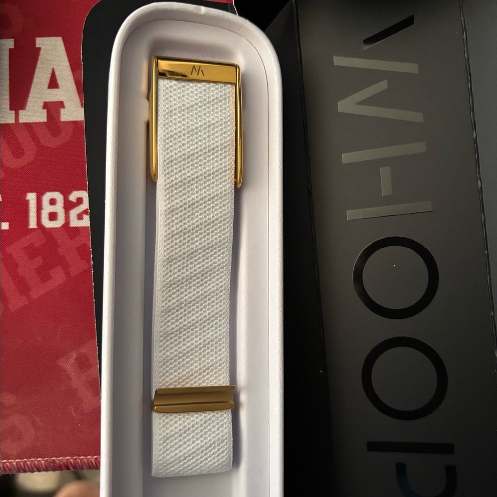 Whoop 5.0/MG White Superknit Luxe Band with Shiny Gold clasp - one/peak/life - Picture 4 of 4